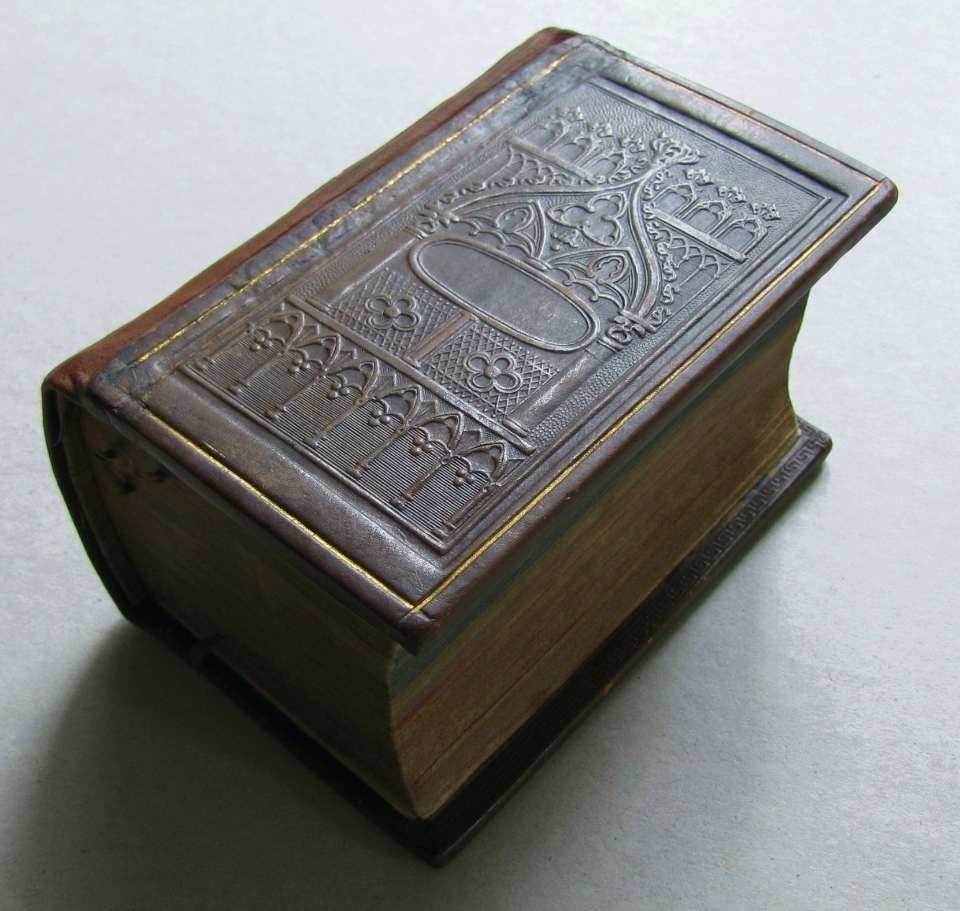 Fertigstellung Kirchenbuch