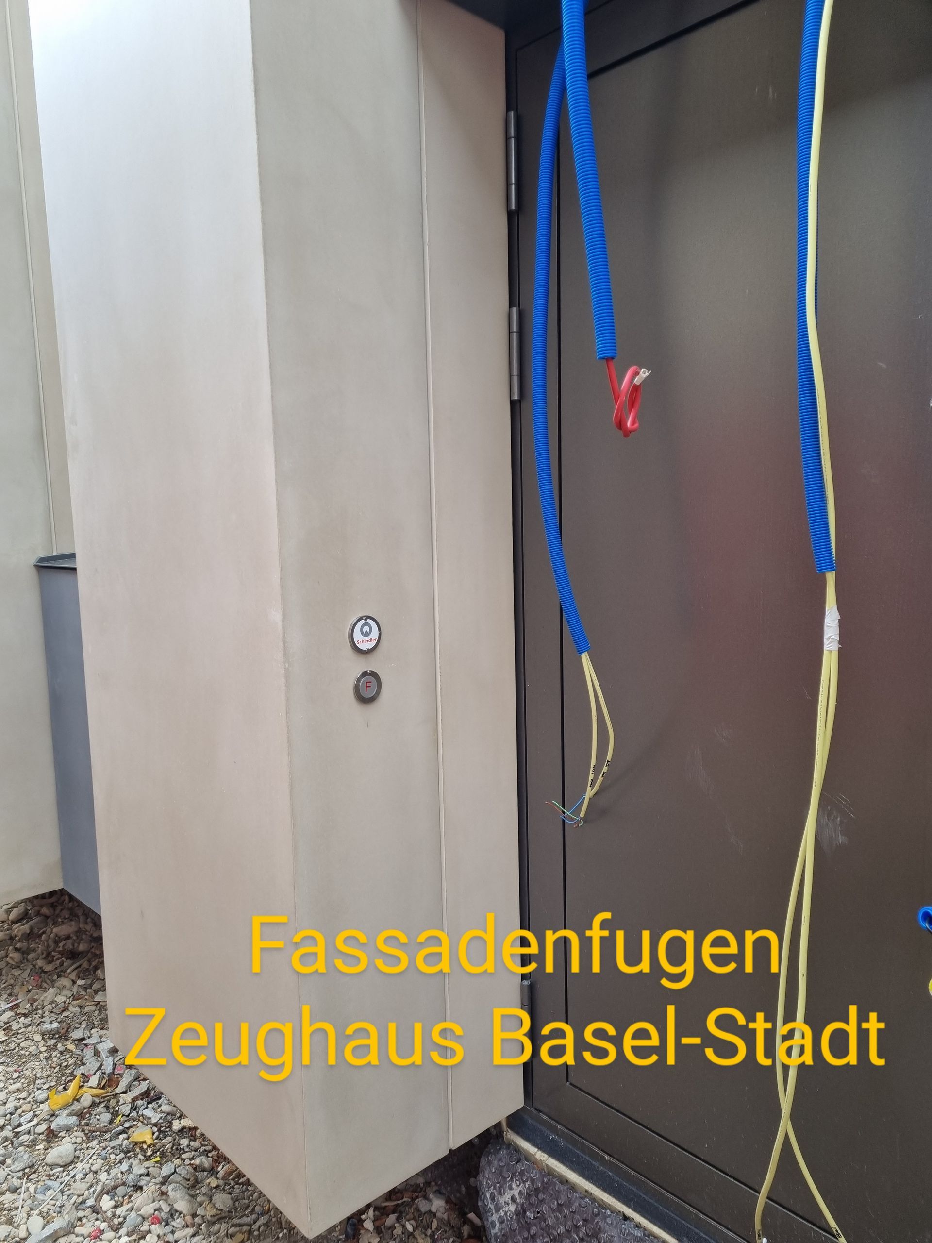 A picture of a door that says fassadenfugen zeughaus basel-stadt