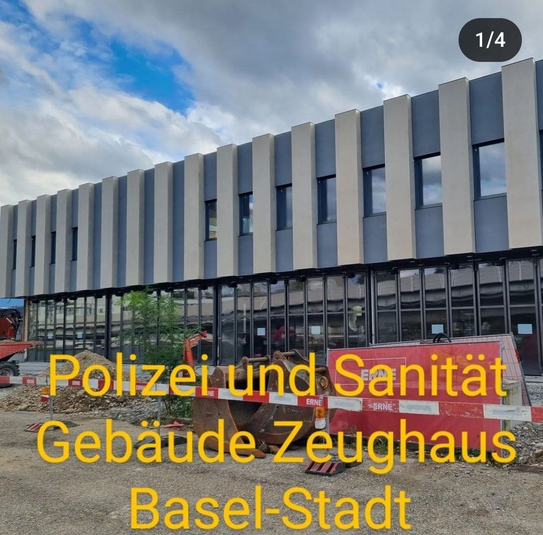 Polizei und sanitat gebäude zeughaus basel-stadt is written on the side of a building