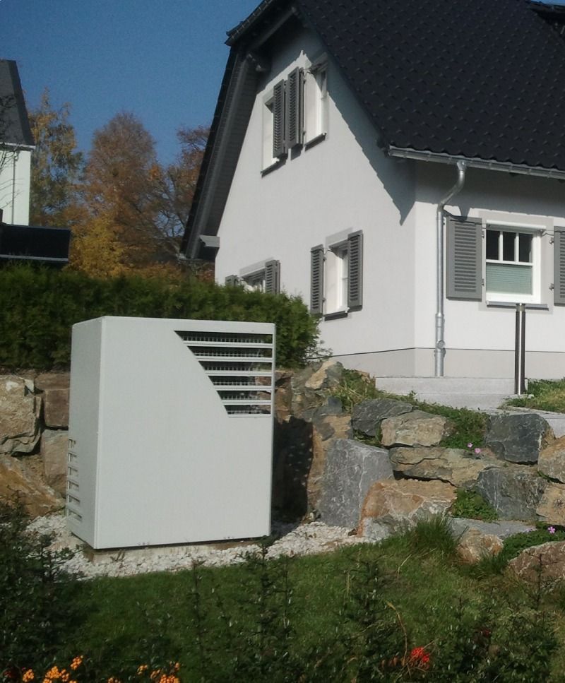 Wärmepumpe im Außenbereich