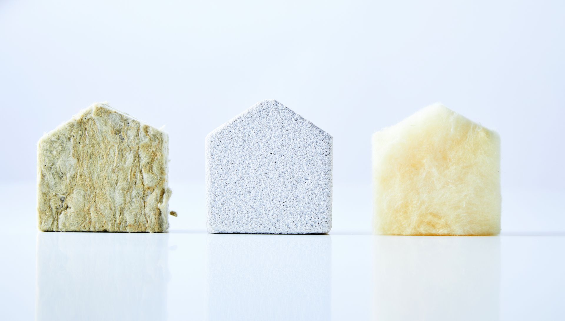 Échantillons de matériaux d'isolation en forme de maison