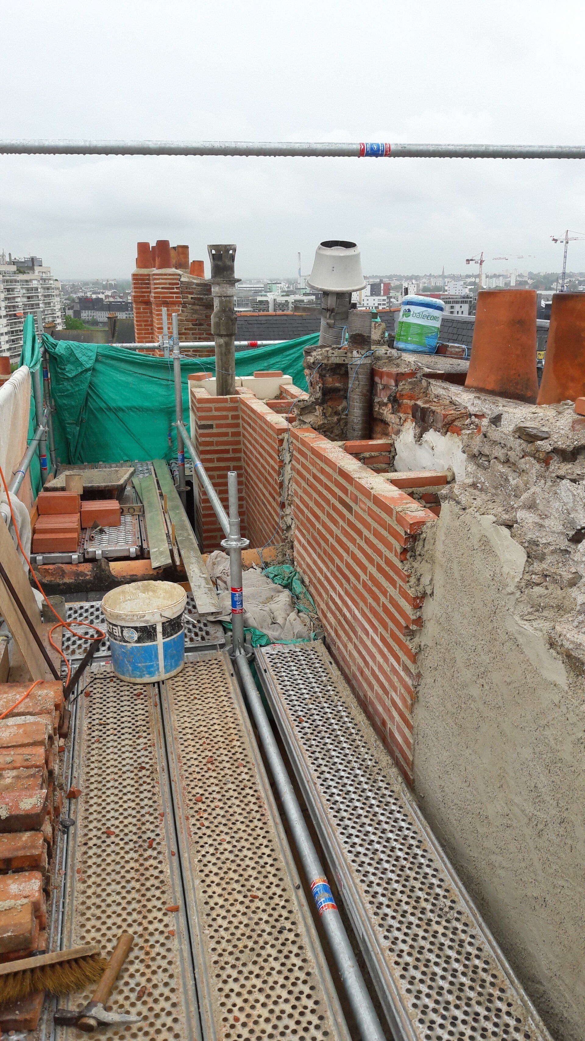 Cambronne souche de cheminée en travaux