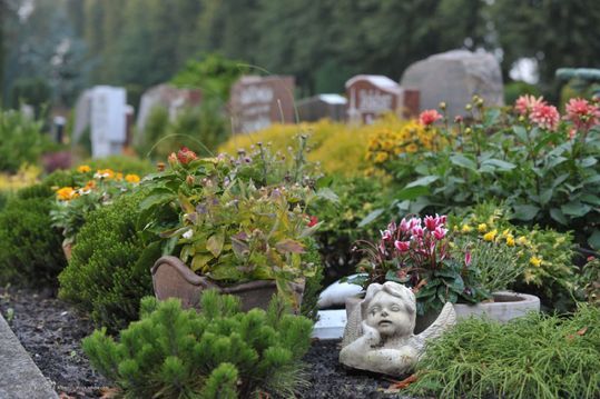 floraler Friedhofsschmuck