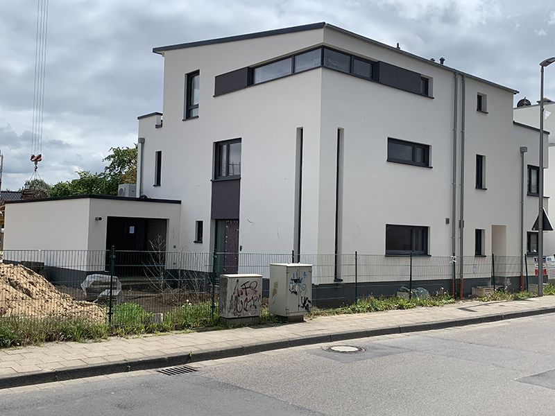 Fertige Fassade von einem modernen Haus