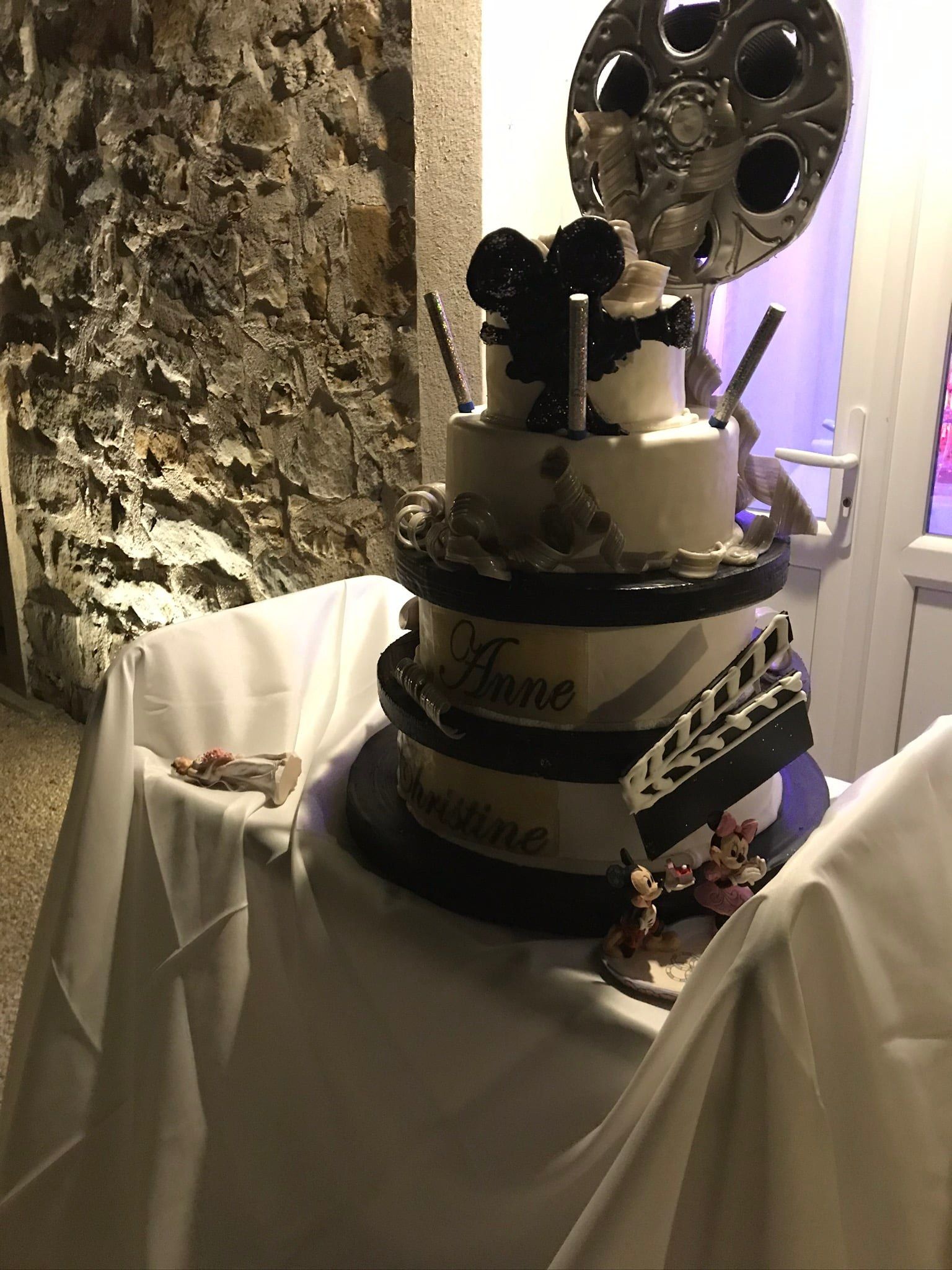 Gâteau de mariage thème cinéma