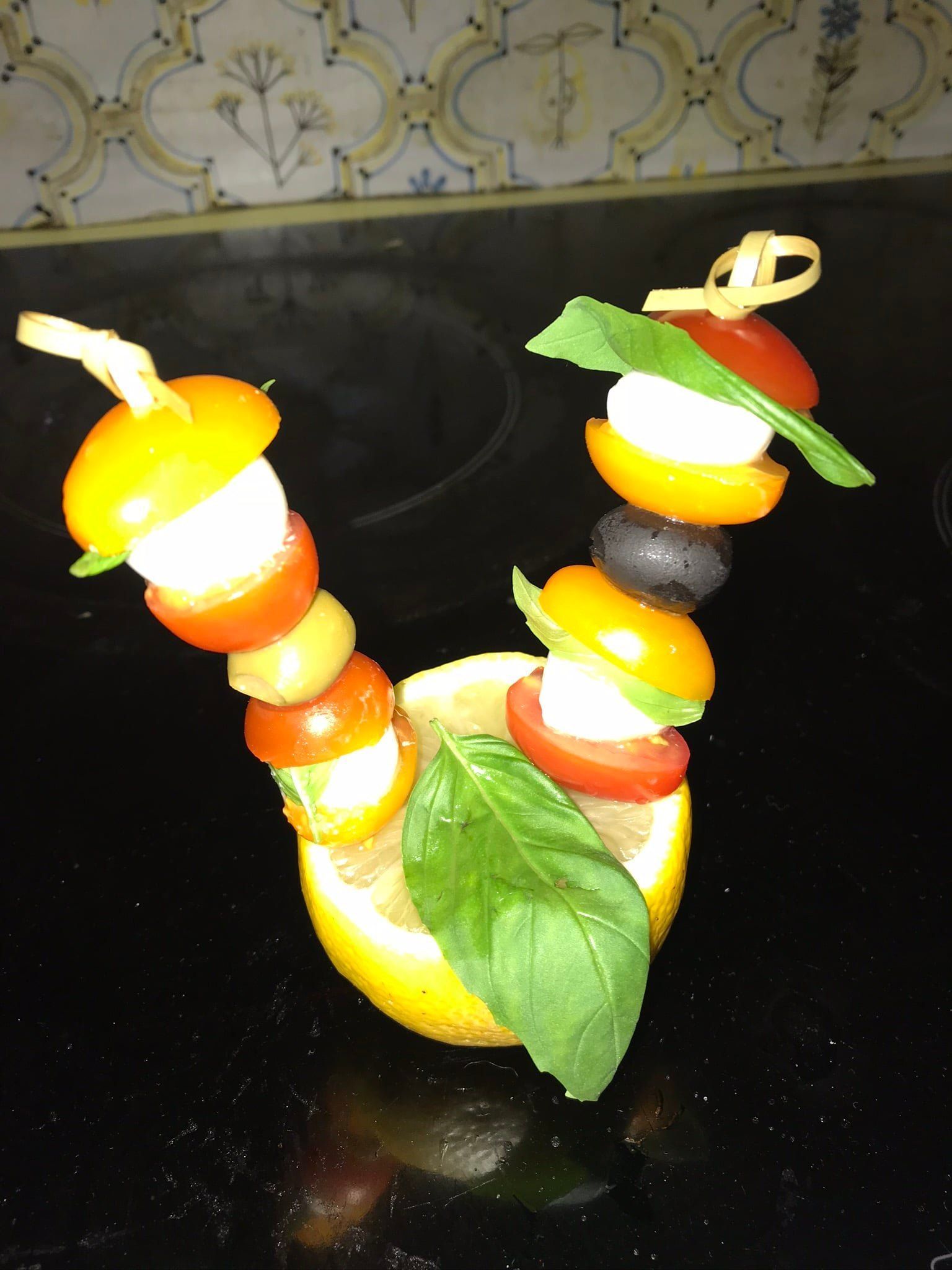 Fromage et légume sur citron