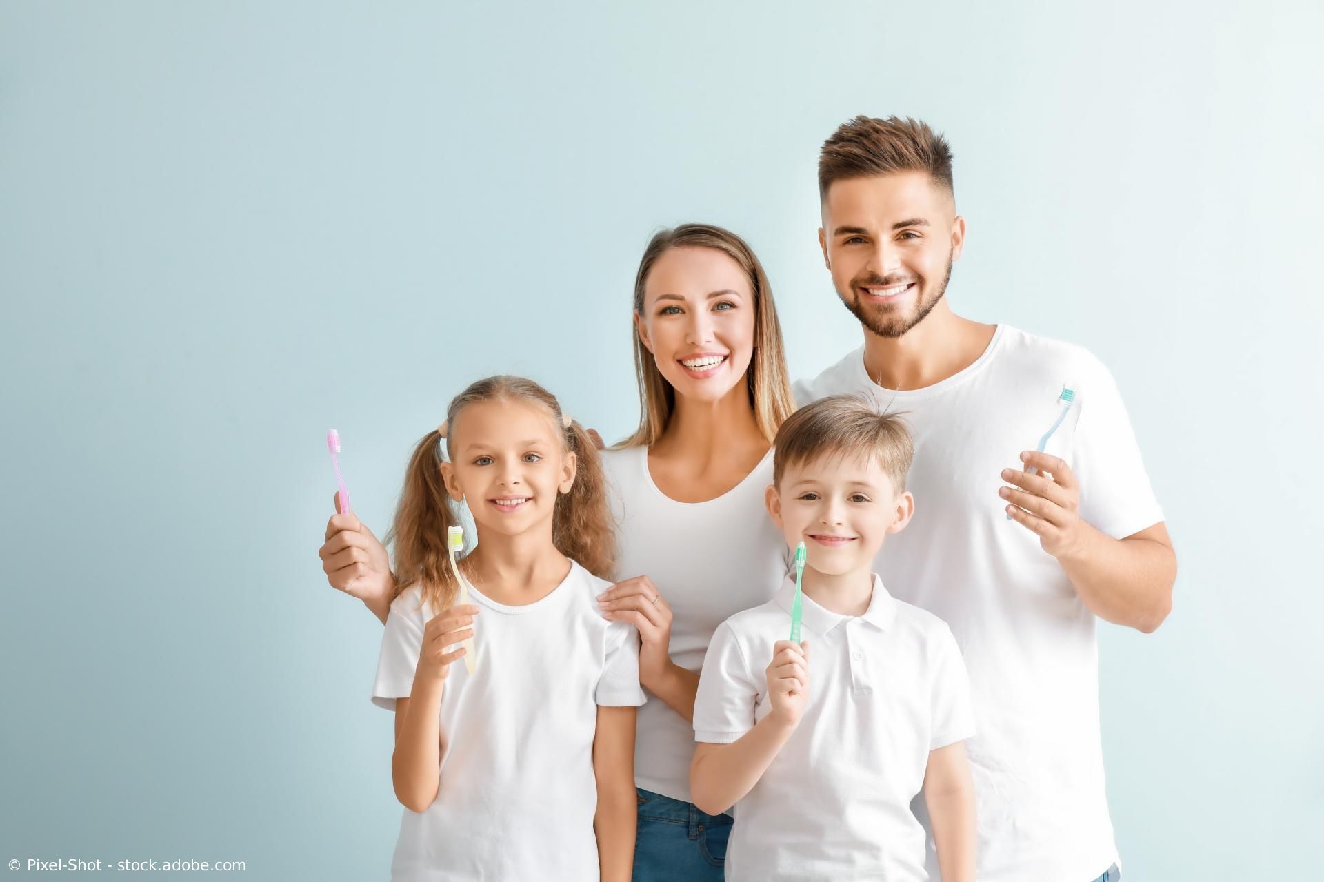 Glückliche Familie mit lächeln