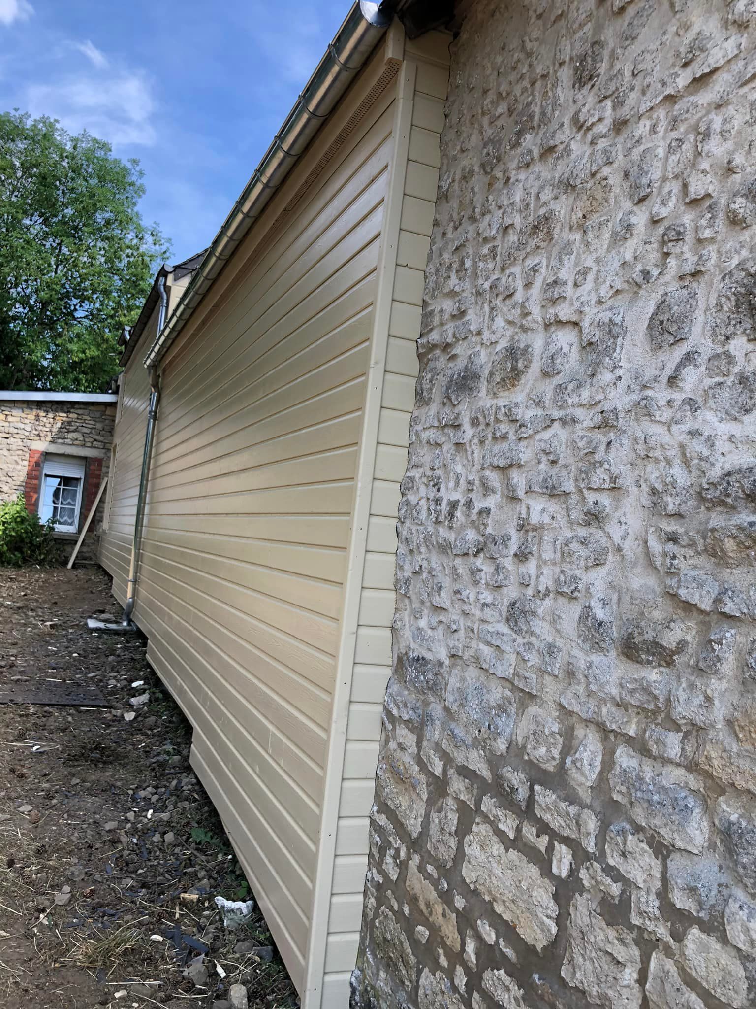 Bardage par-dessus un isolant