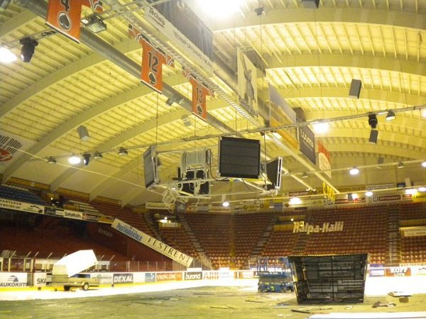 Sähköasennus jäähallissa