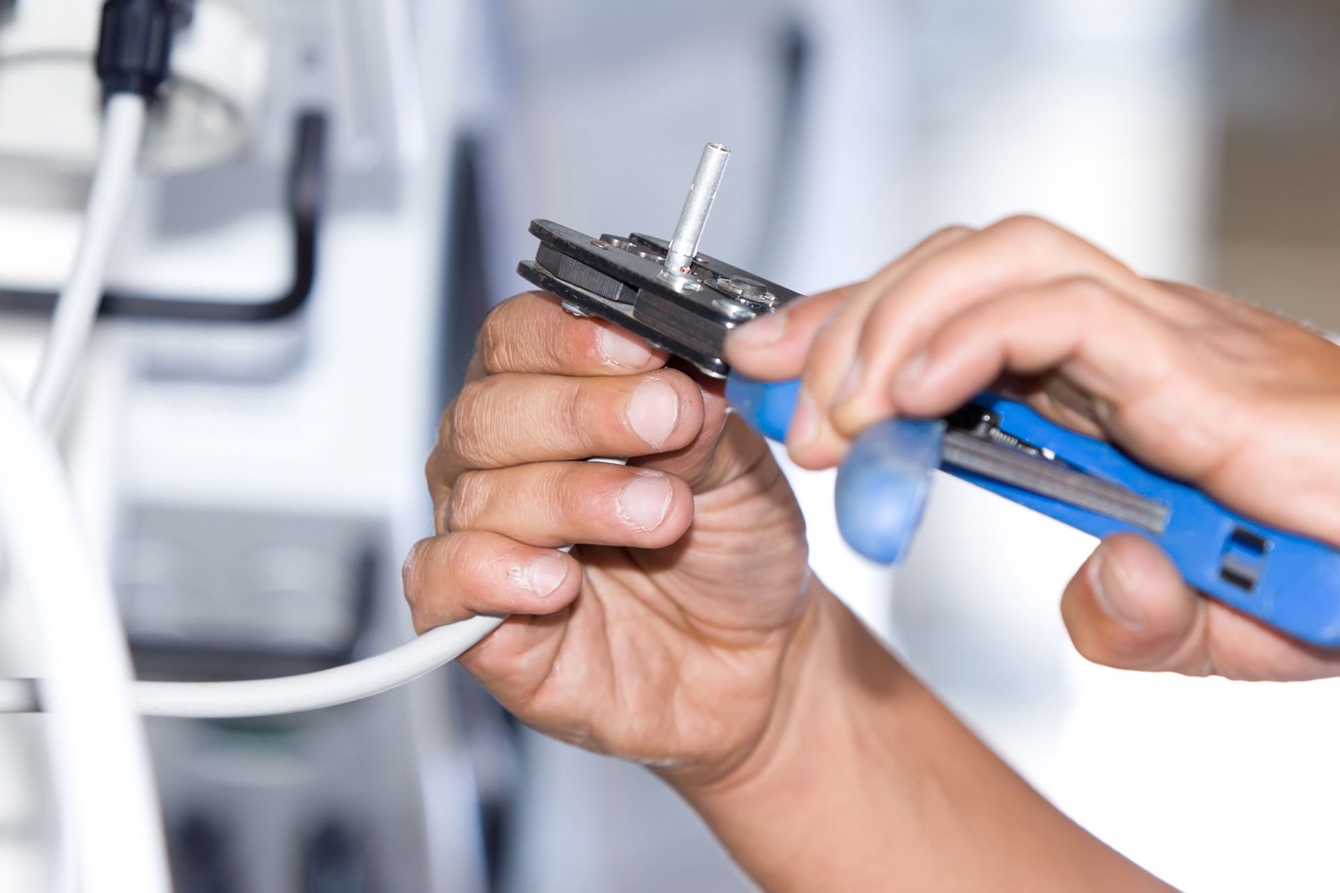 Sähköasennuksen teko