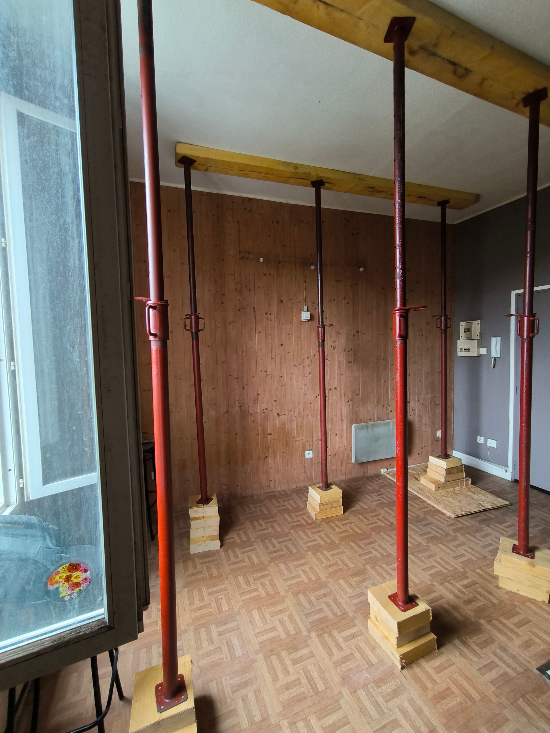 Étaiement d'une pièce