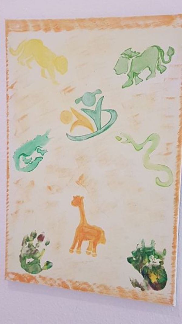 Bild mit Tieren und Logo von Praxis für Kinder- und Jugendmedizin Jasmin Lidgett