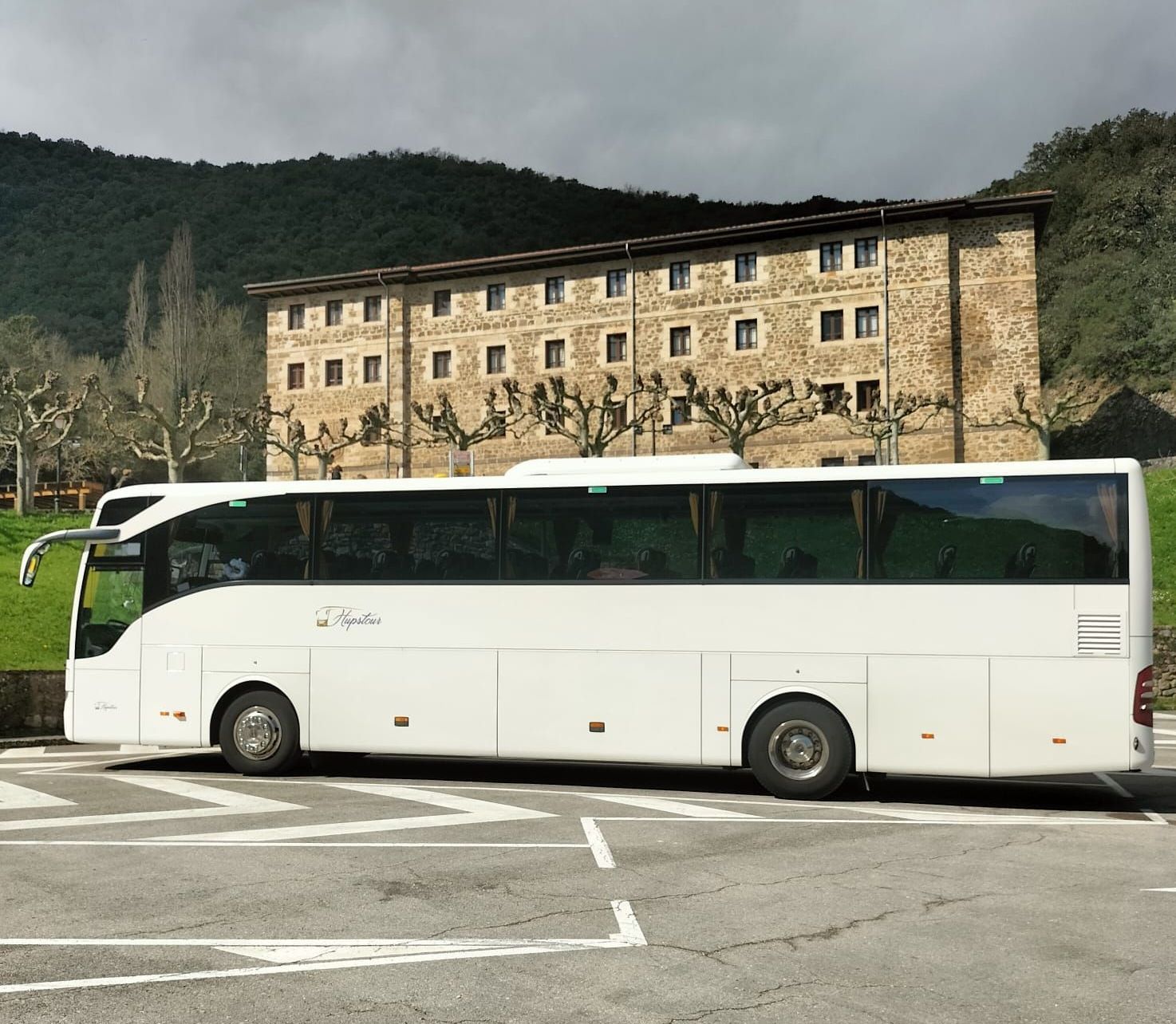 HUPSTOUR | Transporte de passageiros e aluguer de autocarros | Odivelas, Loures, Malveira, Mafra, Ericeira, Lisboa