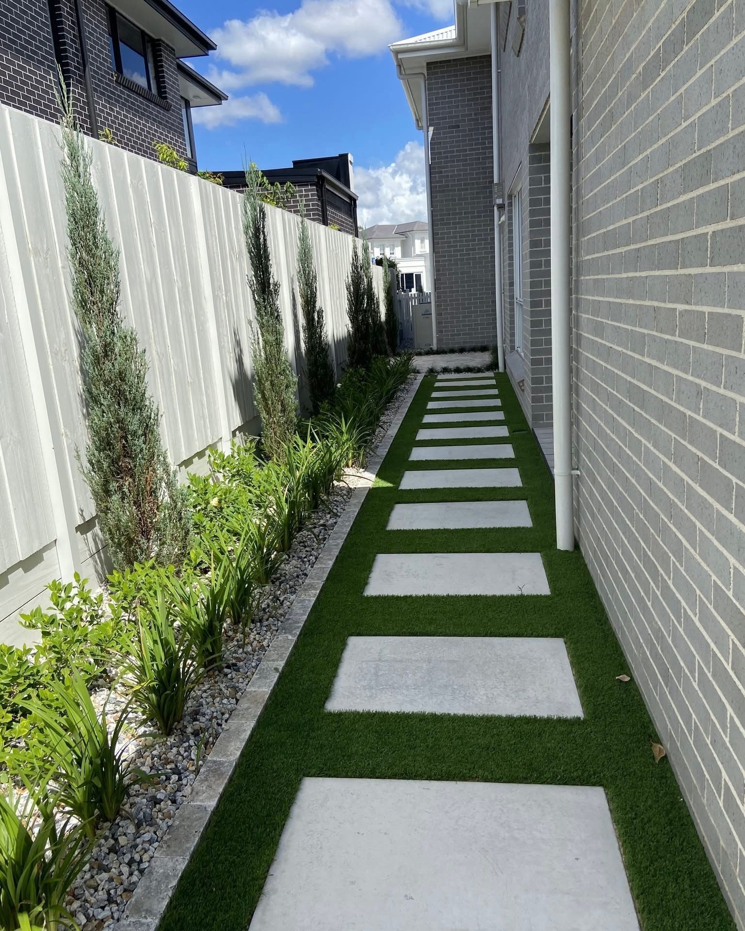 Allée piétonne en dalles