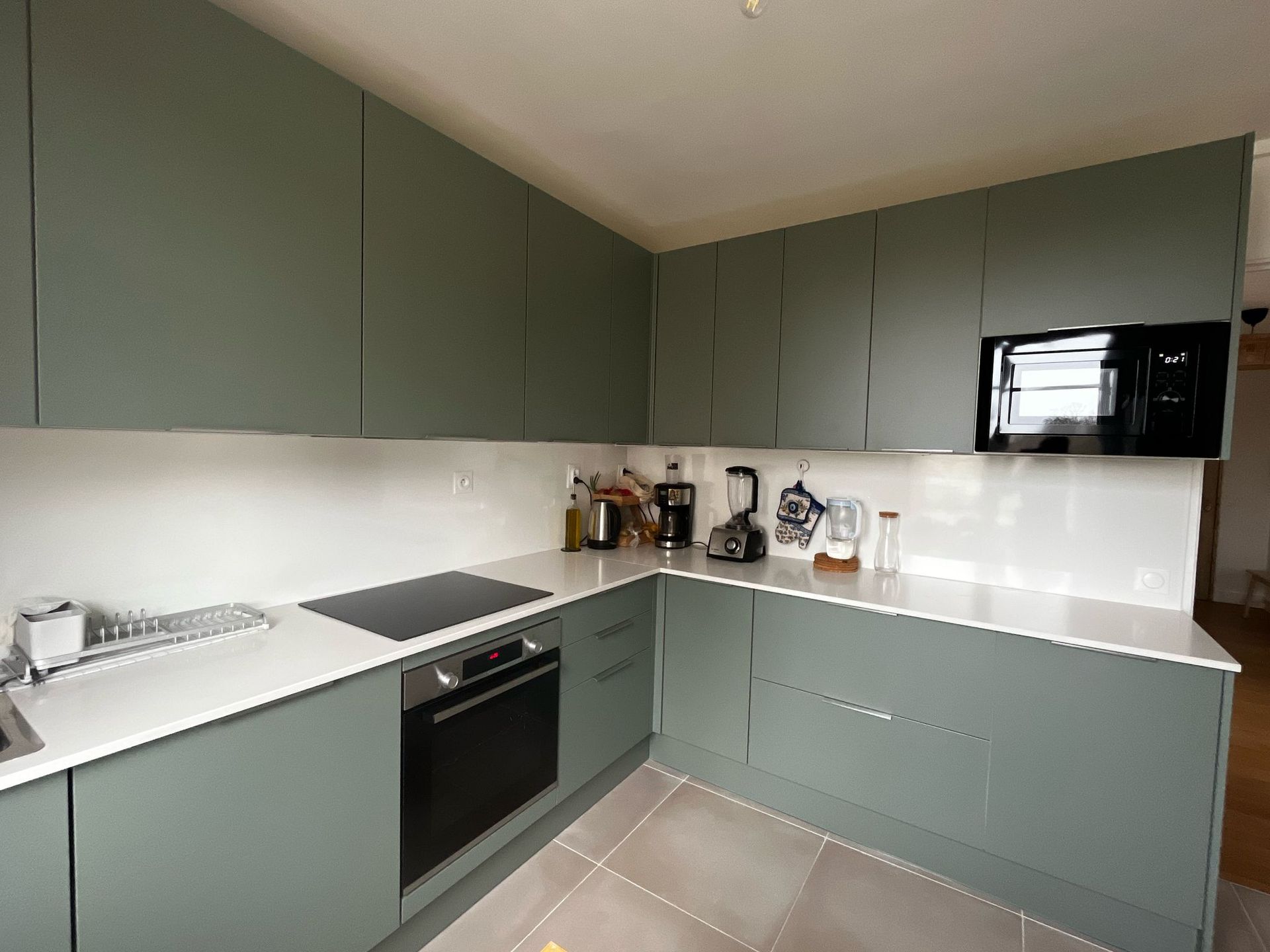 Cuisine de couleur vert pastel