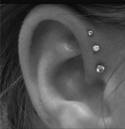 Tätowierer Piercer Region Brugg - Humm Tattoo - Hausen