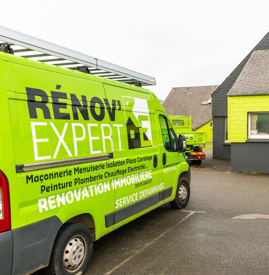 Véhicule de l'entreprise Rénov'Expert.