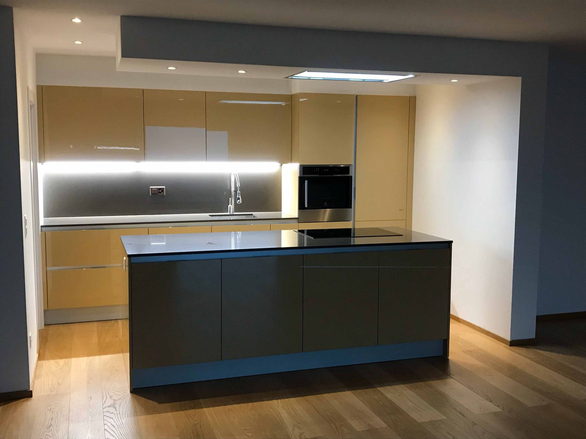 Cucina con isola - Accento Service Caslano