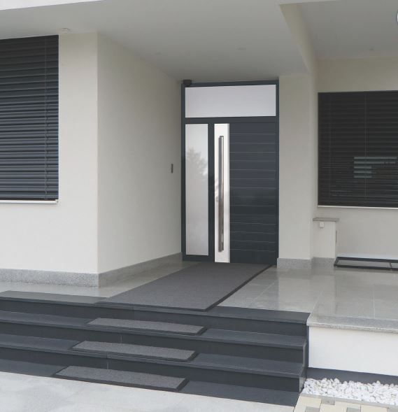 Portoncino alluminio