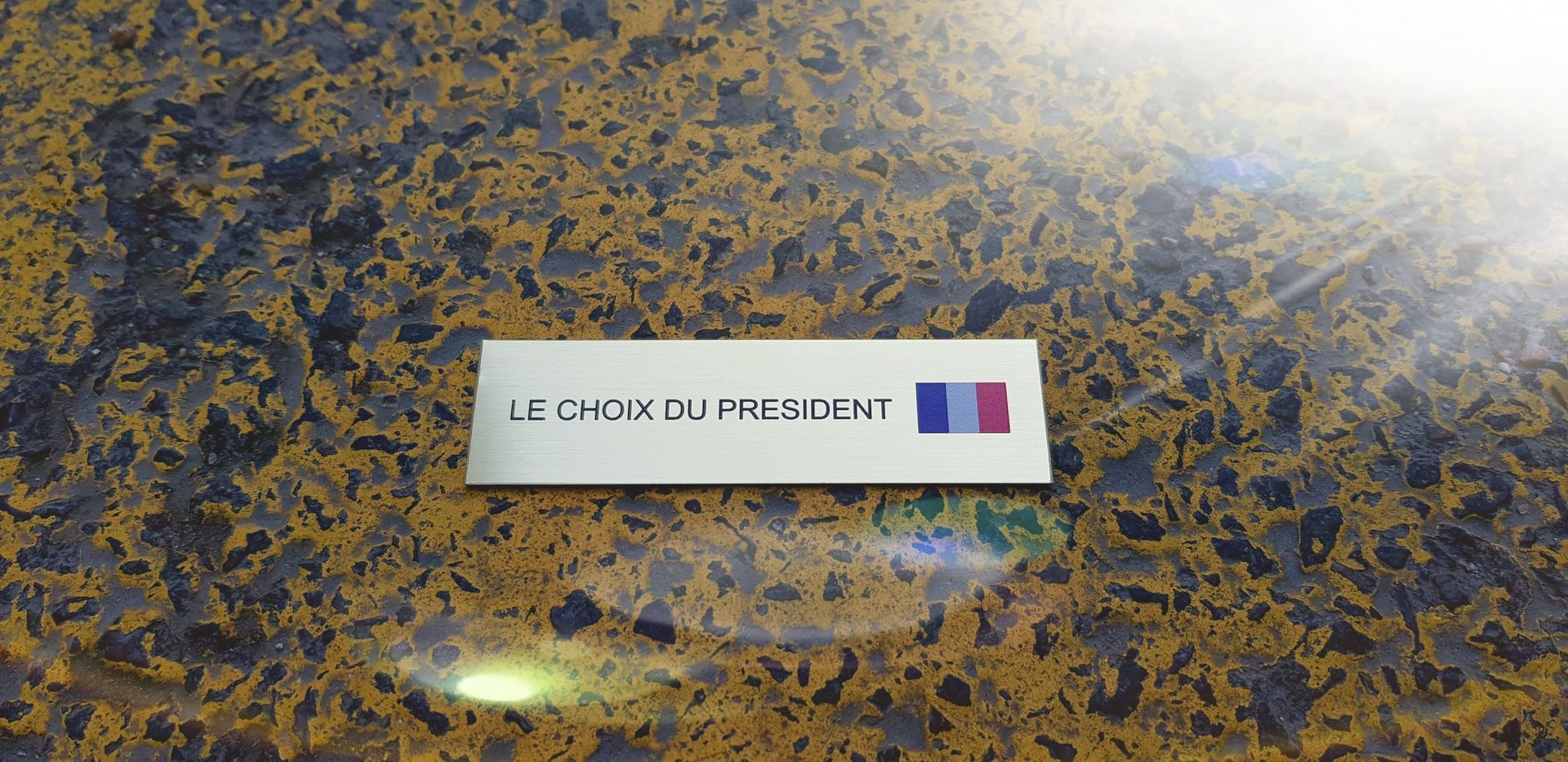 Sérigraphie ''Le choix du président'' avec un drapeau français