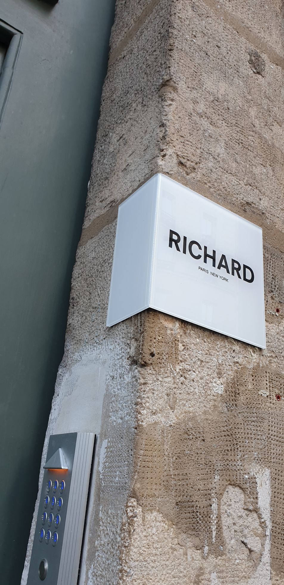 Plaque professionnelle ''Richard Paris New York''