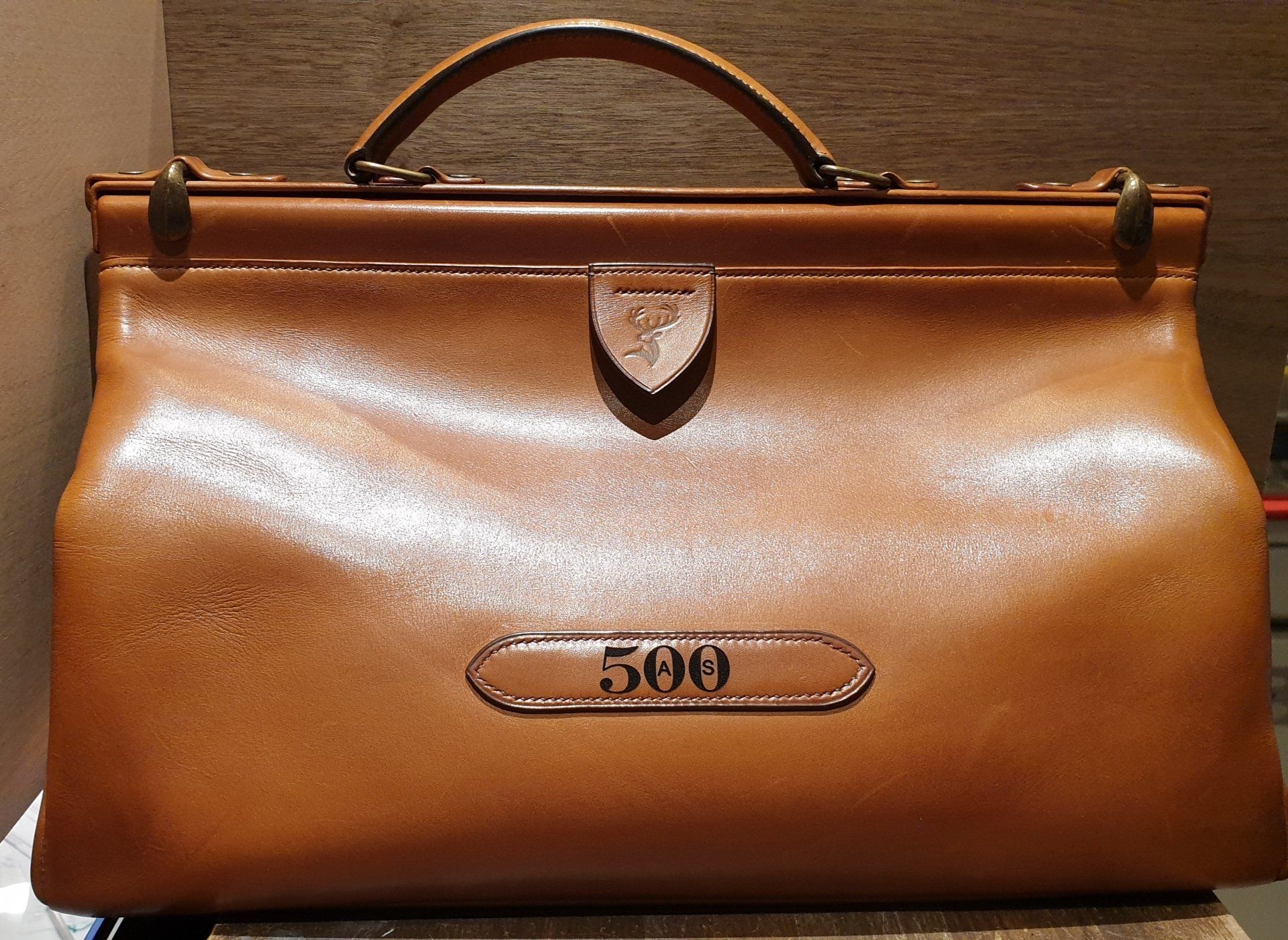 Photo d'un sac avec ''500'' sérigraphié