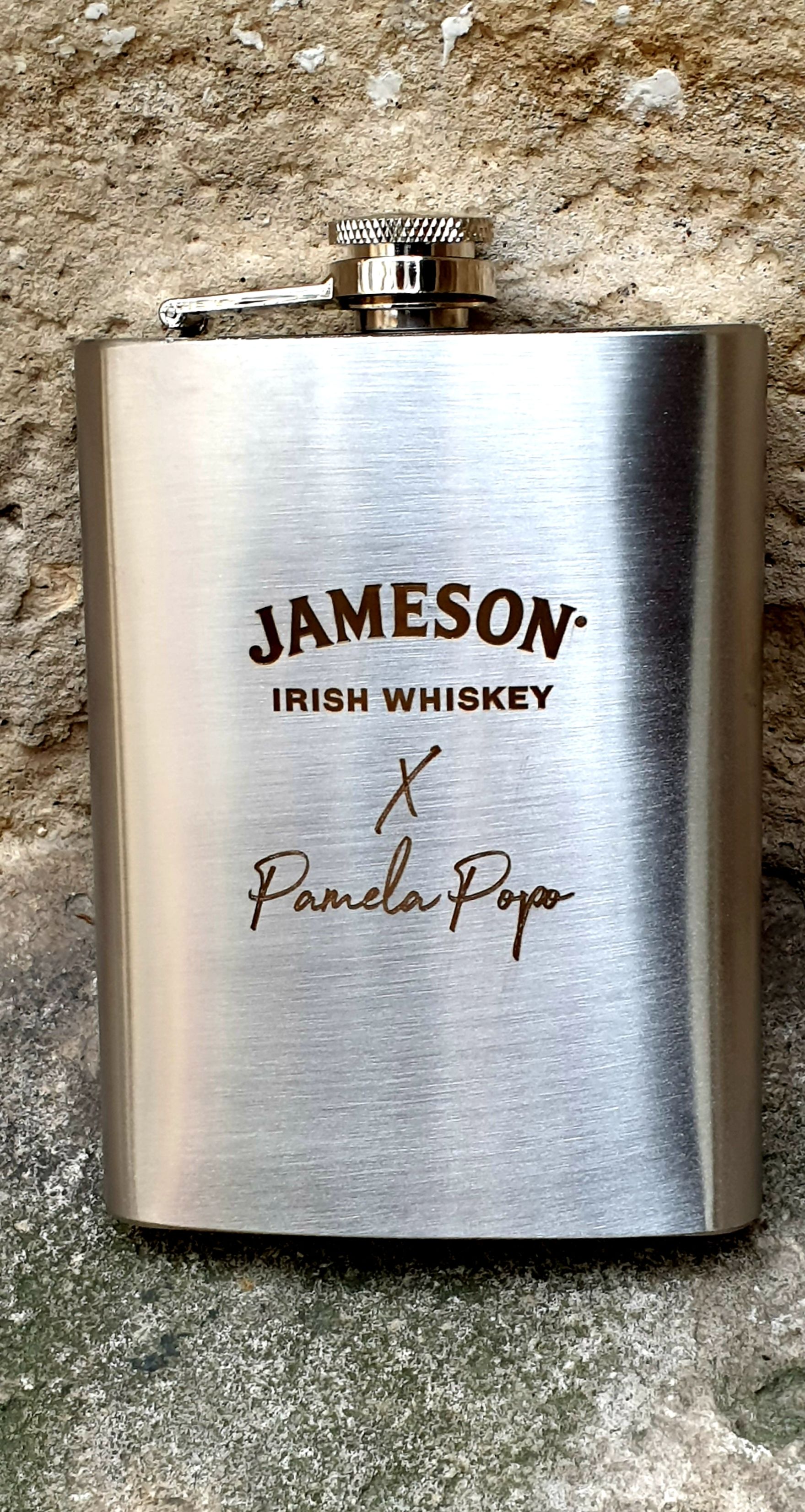 Photo d'un flasque gravé