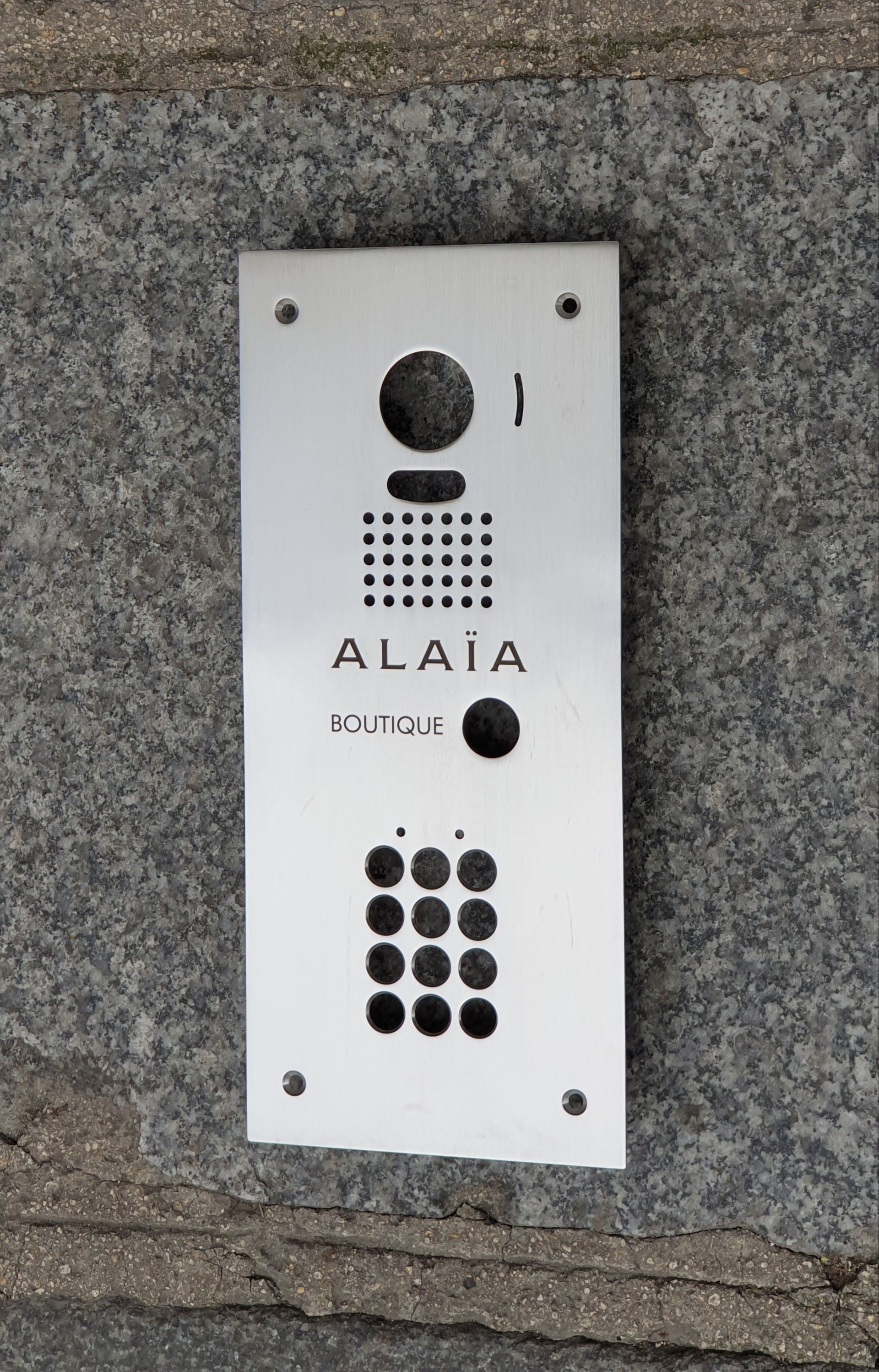 Photo d'un interphone gravé