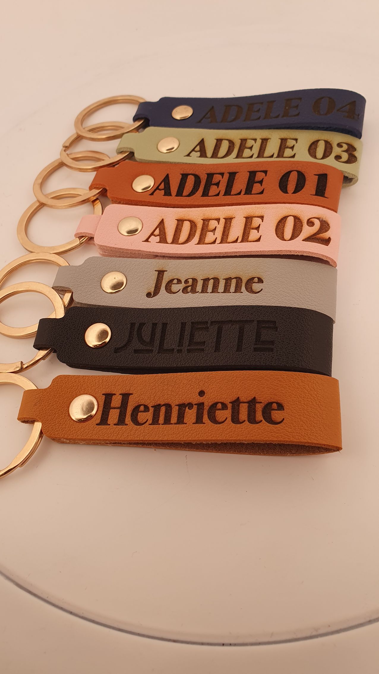 Portes-clef avec des prénoms gravés