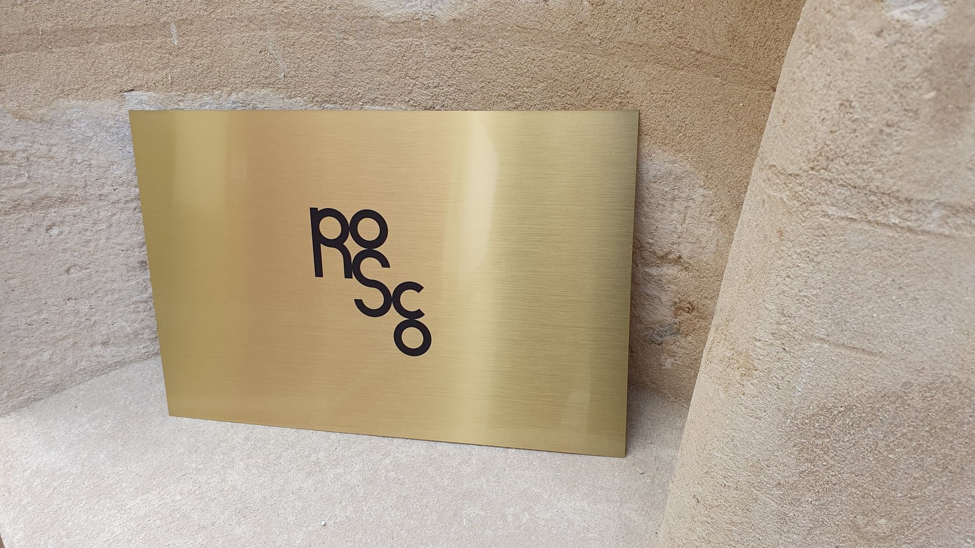 Photo d'une plaque gravée ''Rosco''