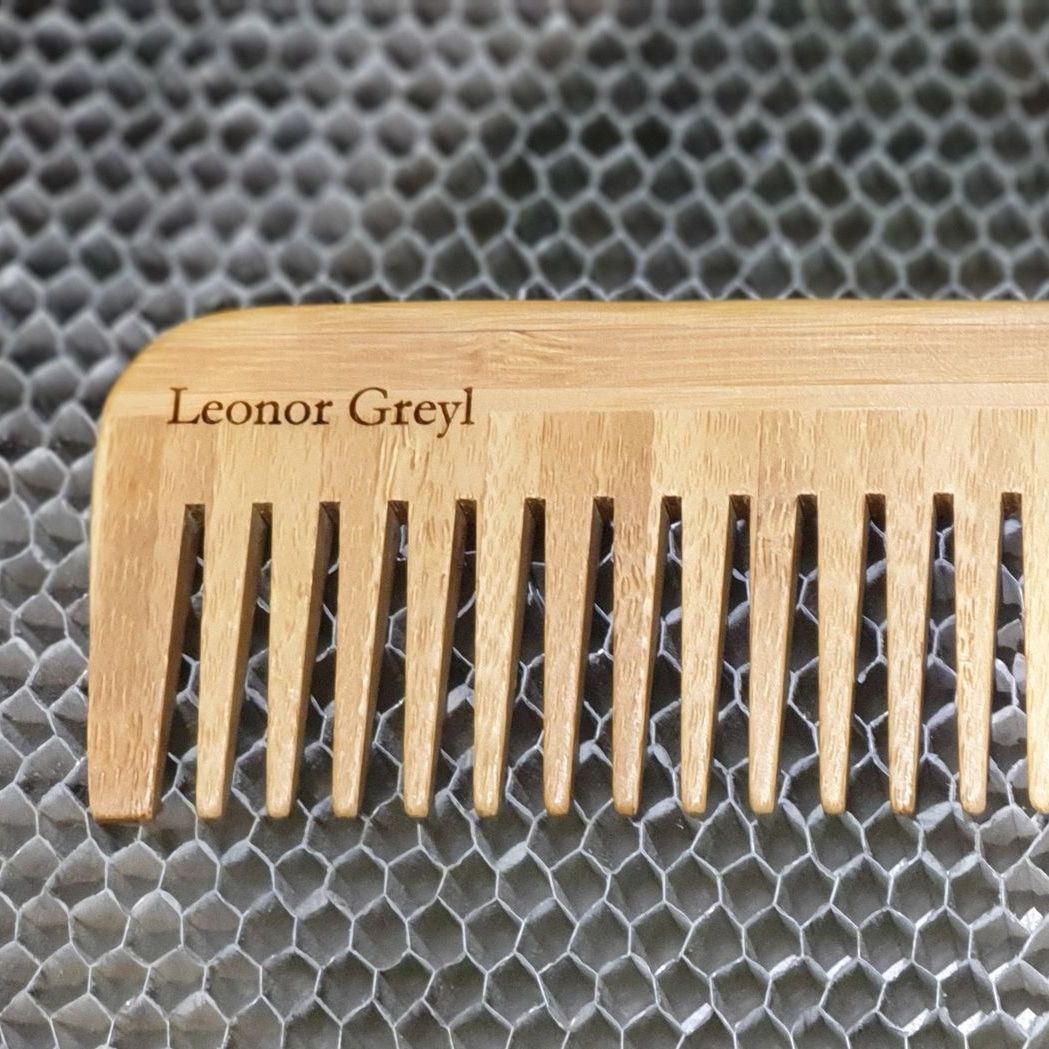 Photo d'un peigne gravé