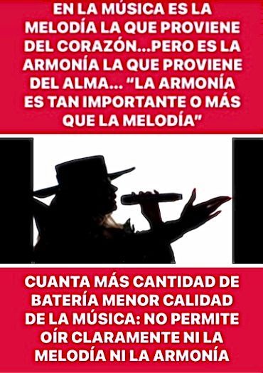 Silueta de un cantante con un micrófono. El texto analiza la melodía, la armonía y la calidad de la música con un toque excesivo de percusión.