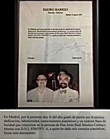 Documento enmarcado con fotografía de dos hombres, texto que da fe de la pasión musical de Jesús Raúl Sánchez-Carbayo.