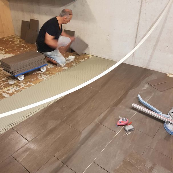 RenRu Plättli GmbH Keramische Plattenbeläge, Natursteinbeläge & Mosaikbeläge