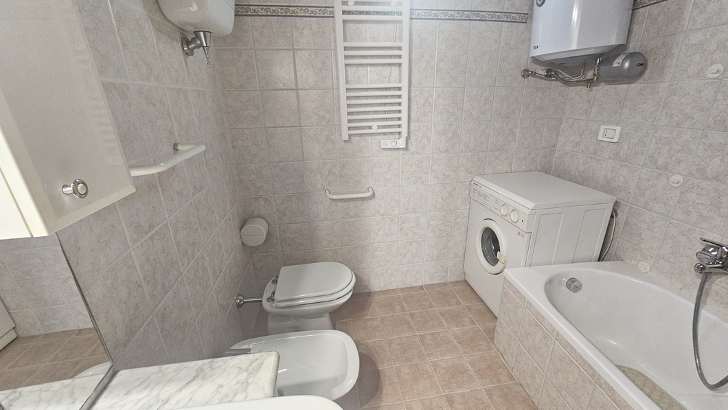 Bagno dell'appartamento dotato di tutti i servizi
