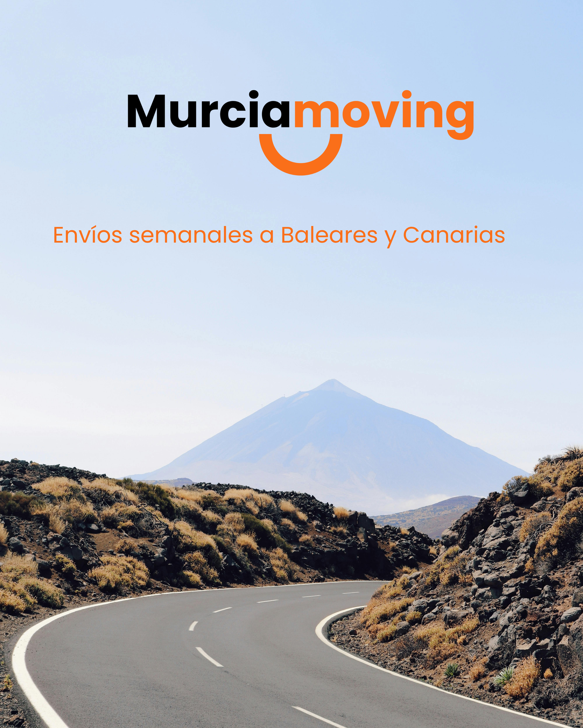 Mano que alcanza una caja de cartón en un estante de un almacén.