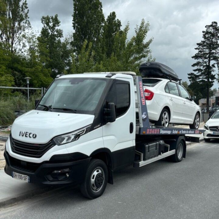 Dépannage d'une voiture avec notre dépanneuse