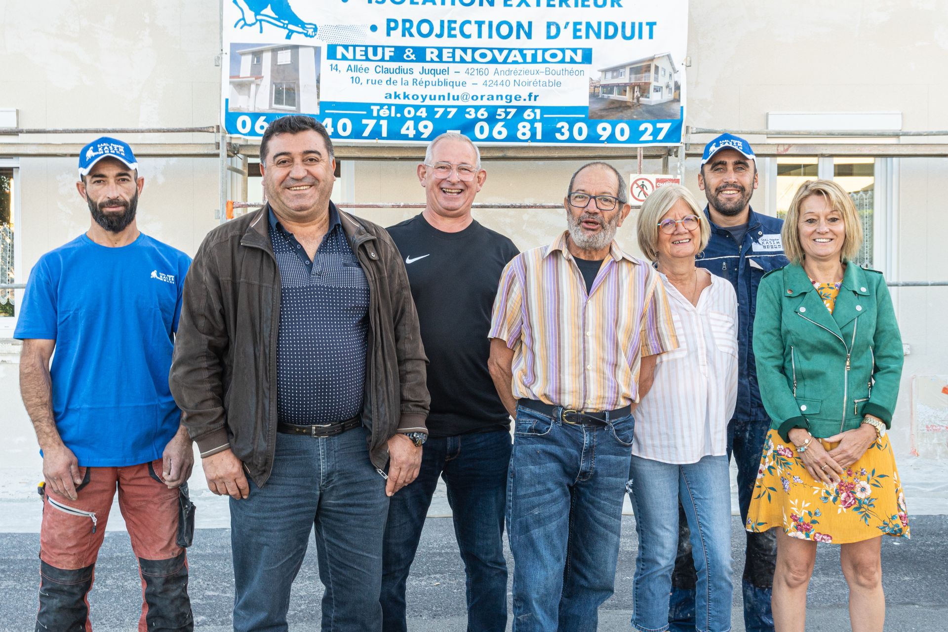 Équipe souriante des Façadiers Kasim