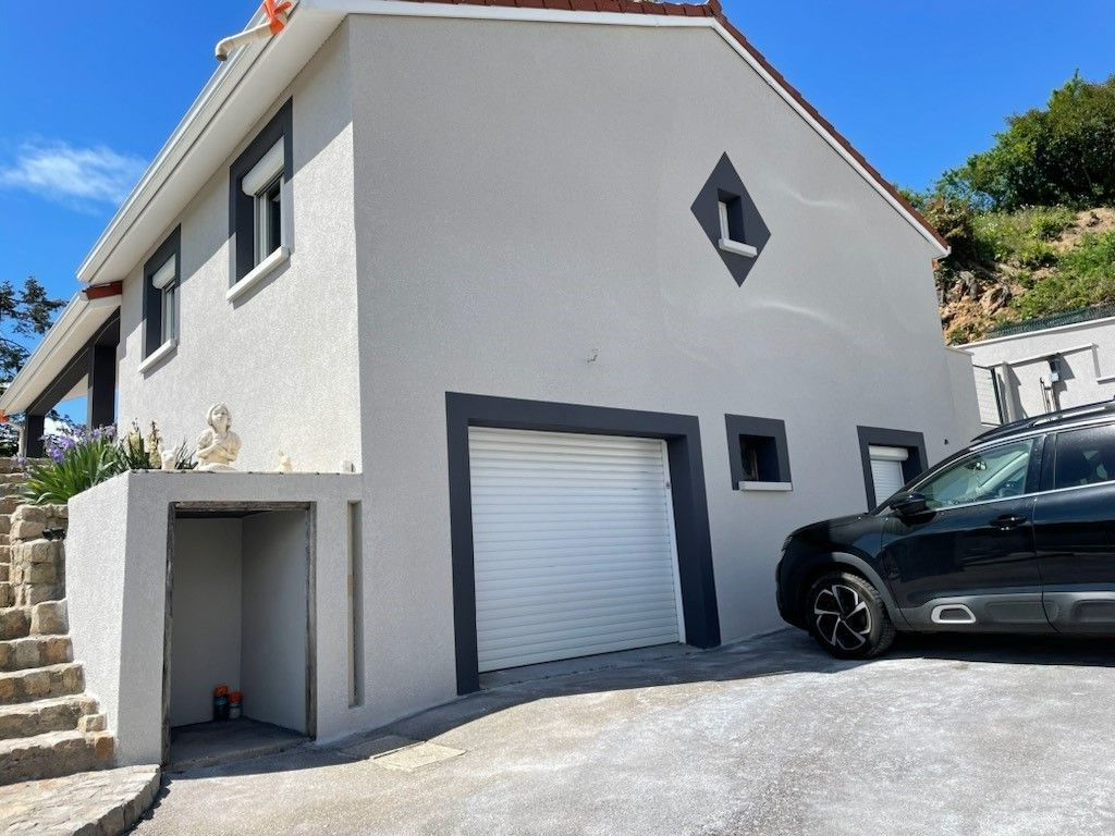 Rénovation d'une façade avec finition grattée