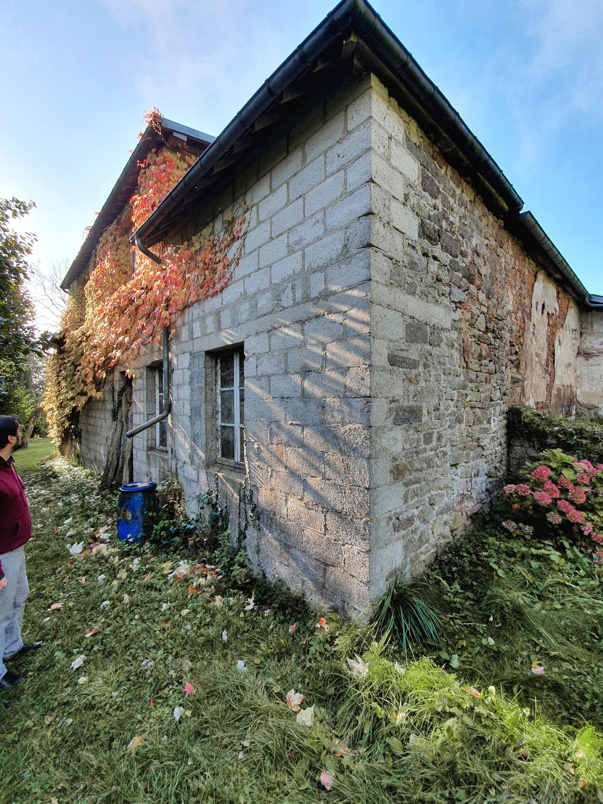 Façade en pierre avant rénovation