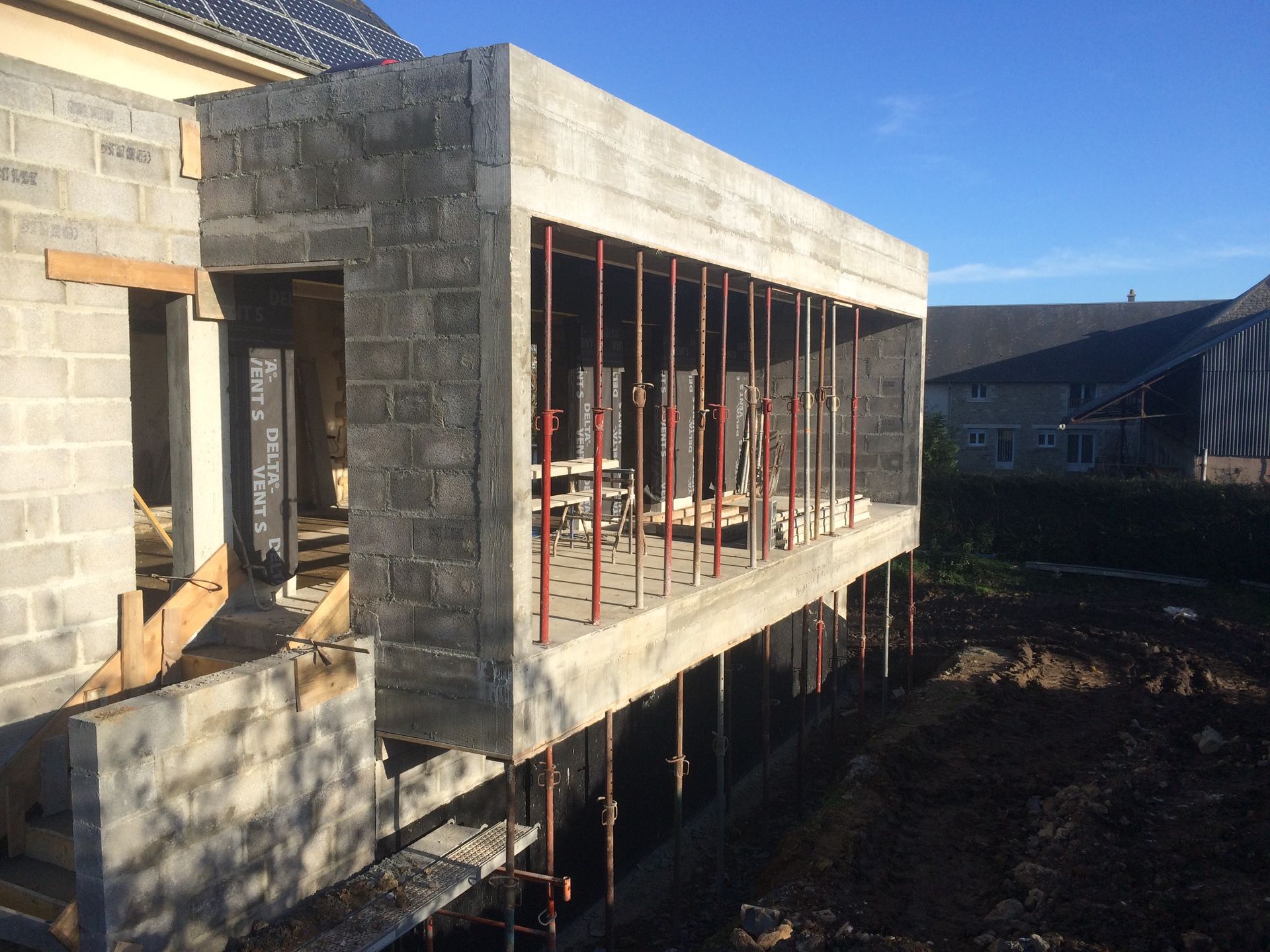 Extension de maison en parpaing vu de côté