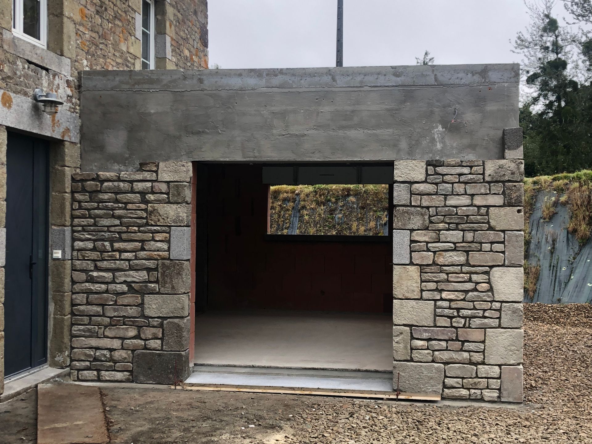 Façade avec parement pierre