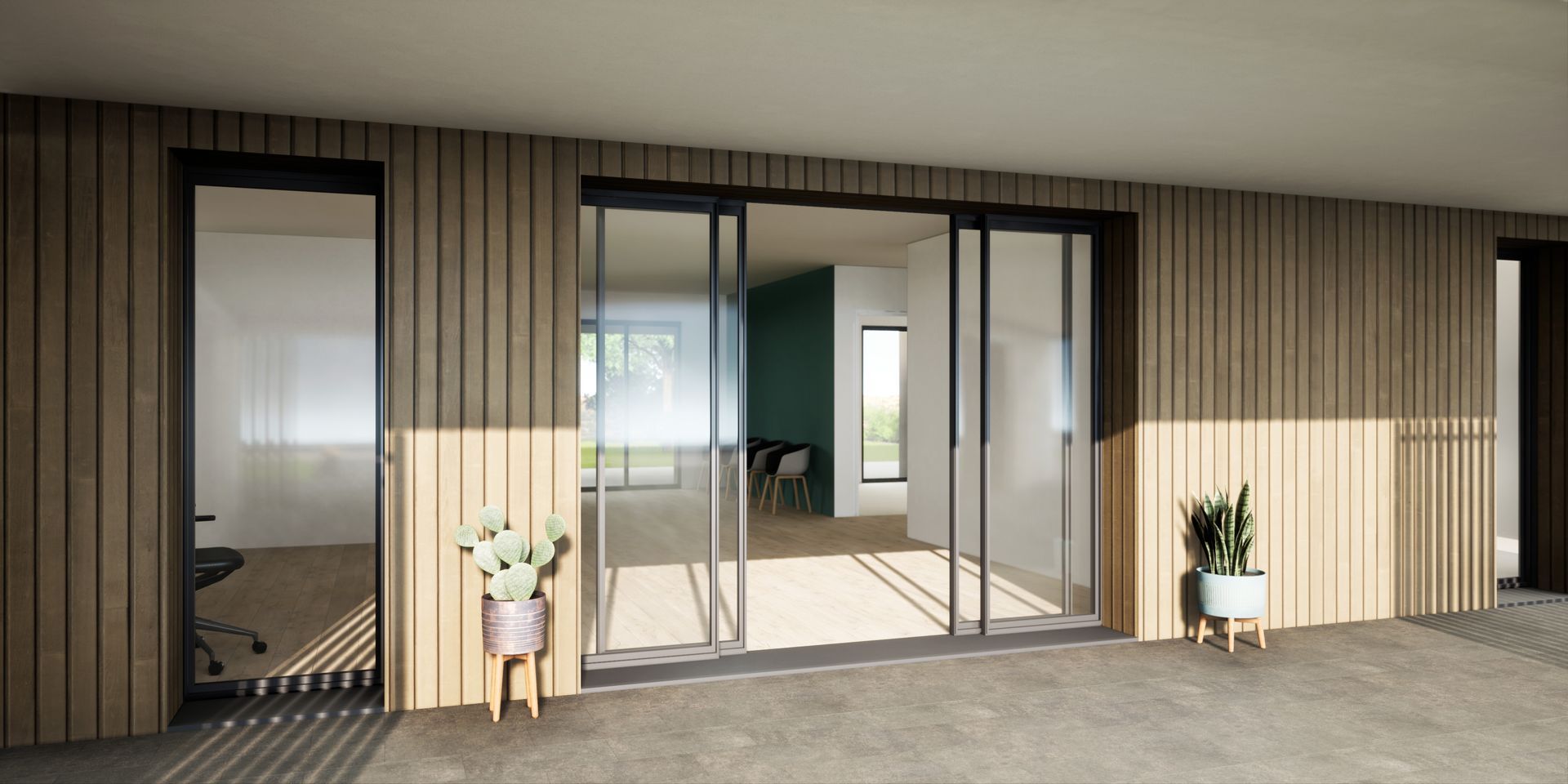Vue extérieure d'une maison moderne avec de grandes portes coulissantes en verre, un bardage en bois et des plantes en pot.