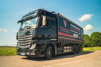 Fahrschule Tischmacher GmbH Lkw auf einer Landstraße