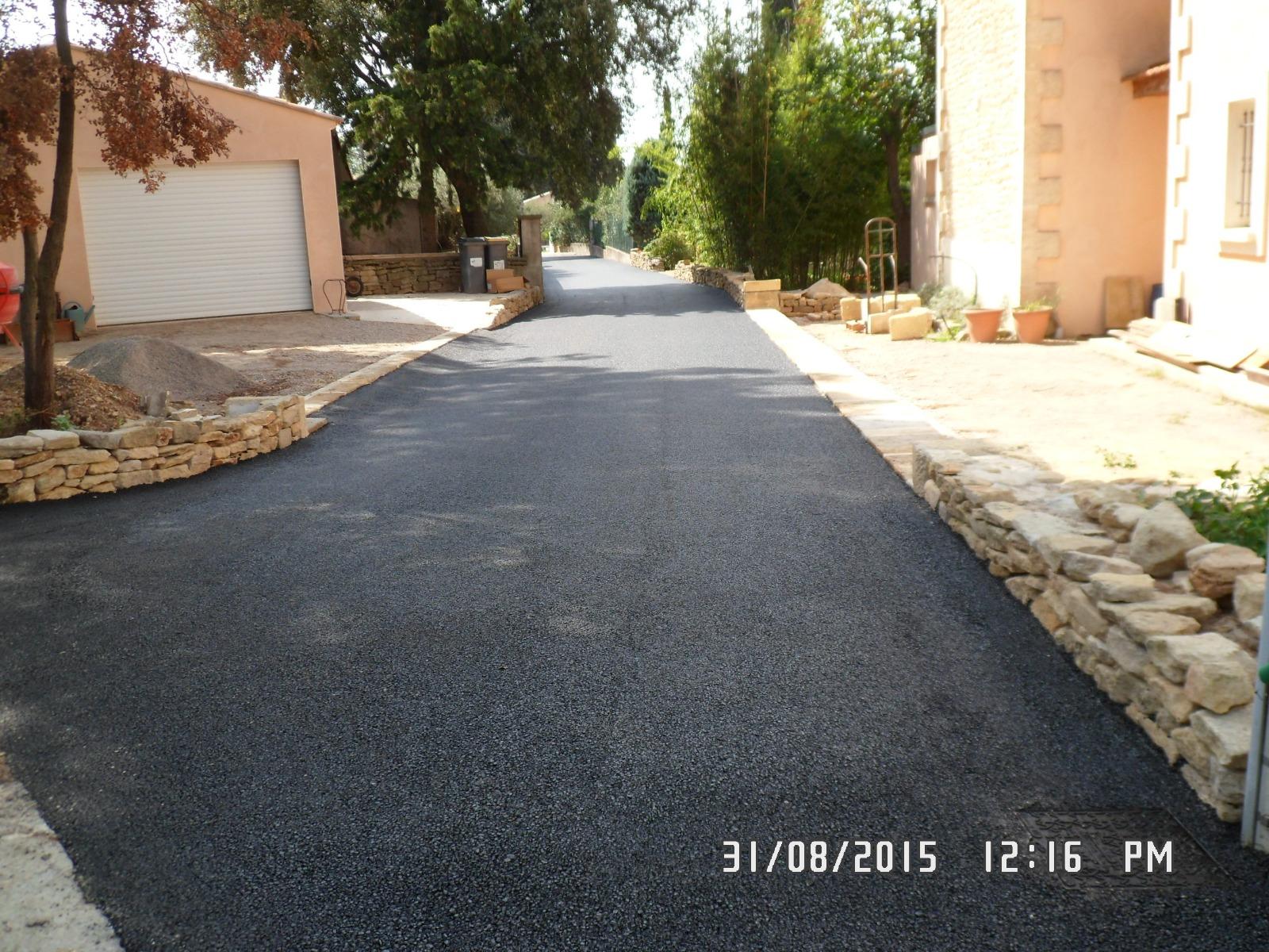 AMENAGEMENT CHEMIN D'ACCES EN  ENROBE