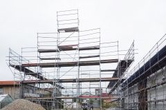Gerüstbau auf einer Baustelle