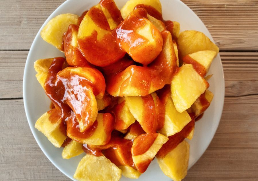 Bares de tapas en Atocha Madrid patatas bravas y alioli, clásicos