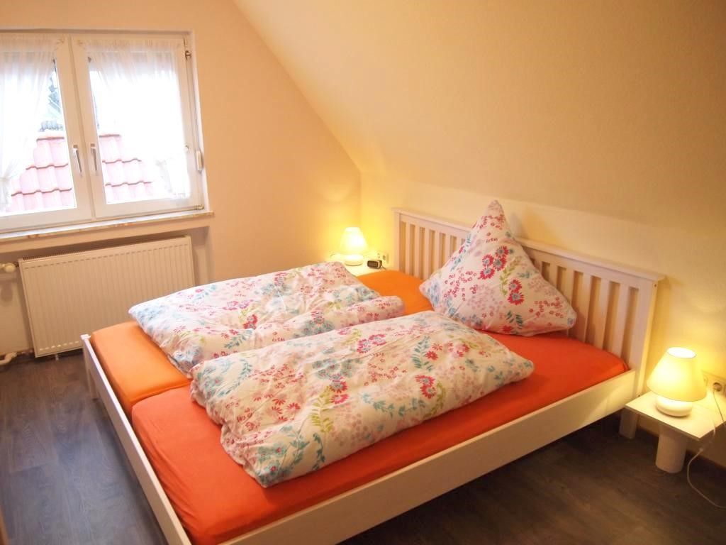 Schlafzimmer mit Bett