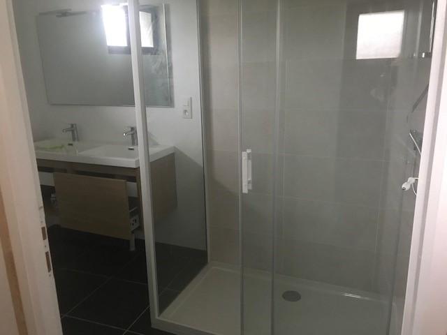 Douche d'une salle de bains