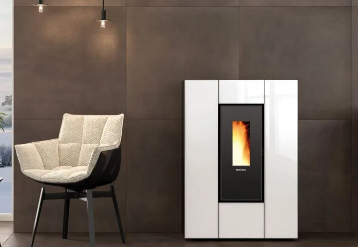 Un poêle à granulés en forme d'armoire de couleur blanche et noire